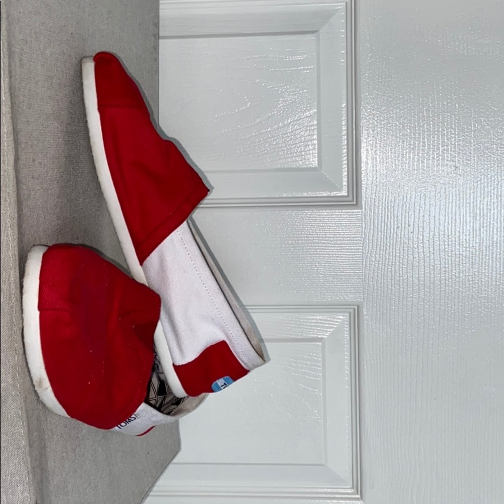 Toms